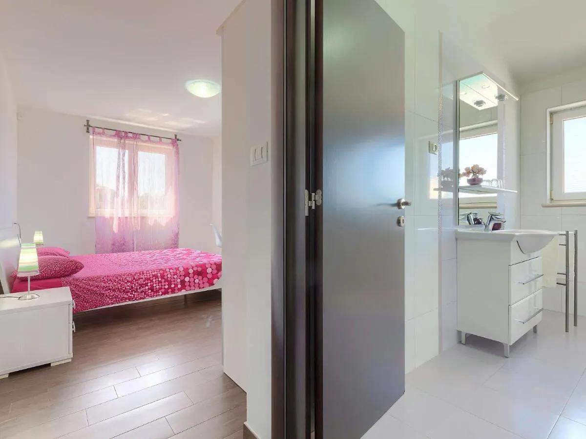 Holiday Home Villa Vela - Pul451 By Interhome Šišan