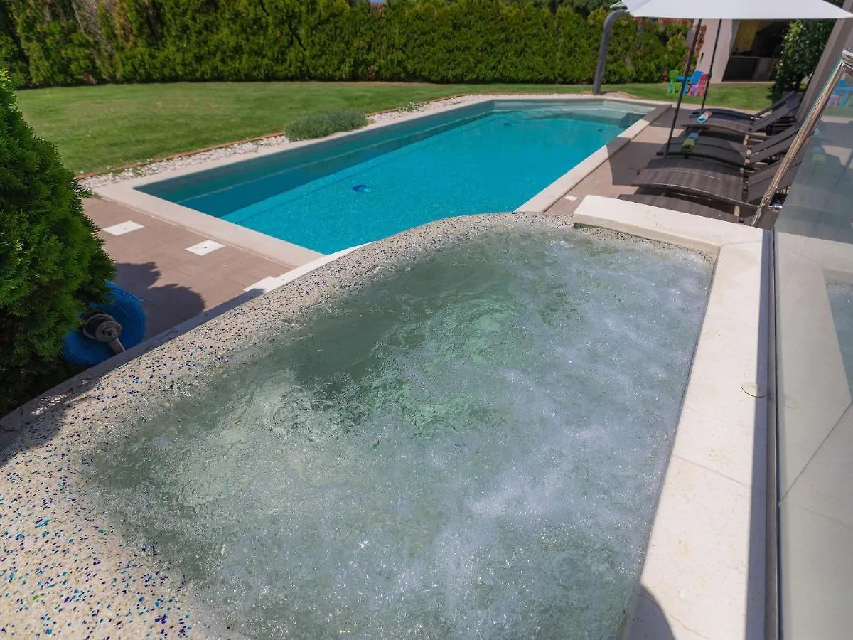 Holiday Home Villa Vela - Pul451 By Interhome Šišan 0*,  كرواتيا